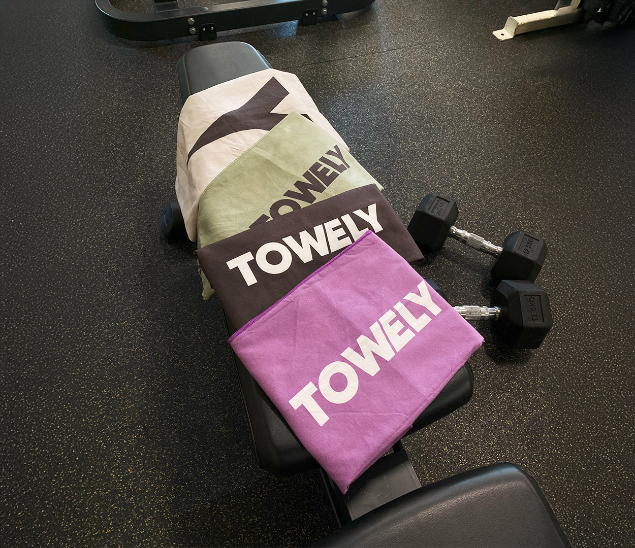 towely-microfiber-magnetic-towel-gym-sports-fitness-outdoor-beach-pool-quick-dry-sweatproof-fast-drying-anti-bacterial-odor-free-portable-travel-essential